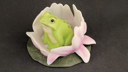 Frosch in Seerose Bisquit-Porzellan