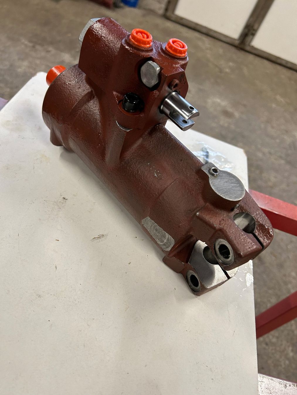 Massey Ferguson Trattori: MF-Servo Lenk  Zylinder kompl. – Nuovo e nell'imballaggio originale da Rothenthurm venduto da mf-schuler