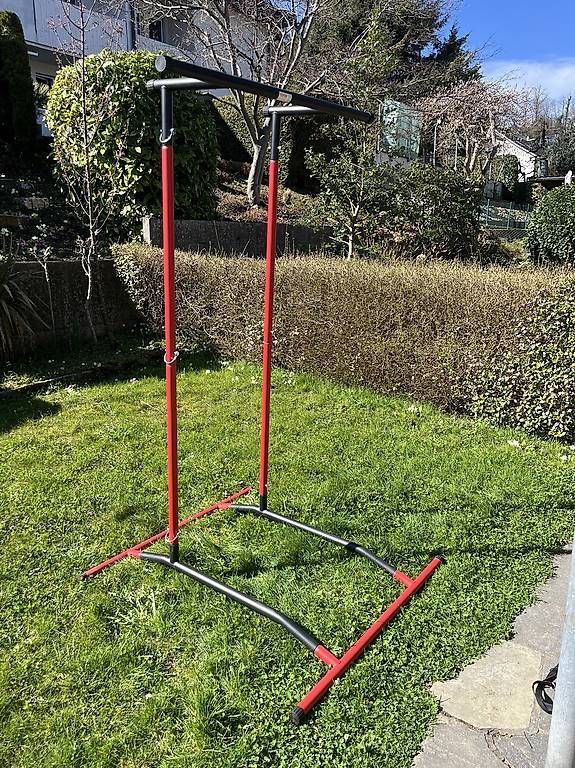Altri accessori: Pull Up Rack (Indoor & Outdoor) – Usato da Luzern venduto da LuzernerShop