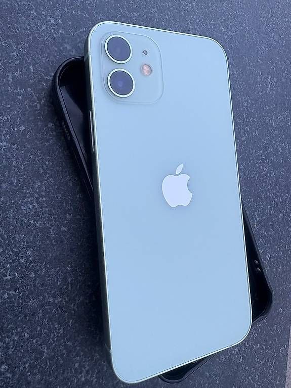 Apple Telefoni cellulari / Smartphones: IPhone 12 256G + coque – Nuovo (secondo la descrizione) da Collombey venduto da luvlp
