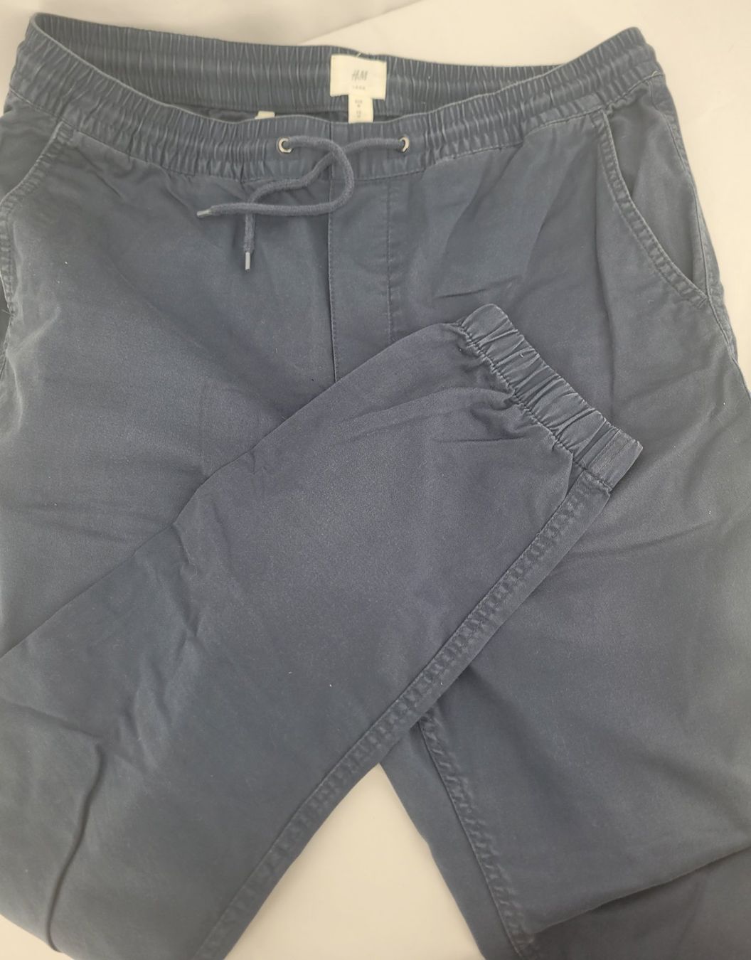 H&M Pantaloni: H&M Pantalon bleu marine – Usato da Lausanne venduto da PlusValue_Lausanne 3