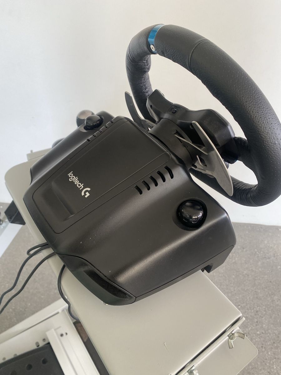 Logitech Controller: Logitech G29 + levier + cockpit support – Set complet! – Usato da Villars-sur-Glâne venduto da Lechilien 4