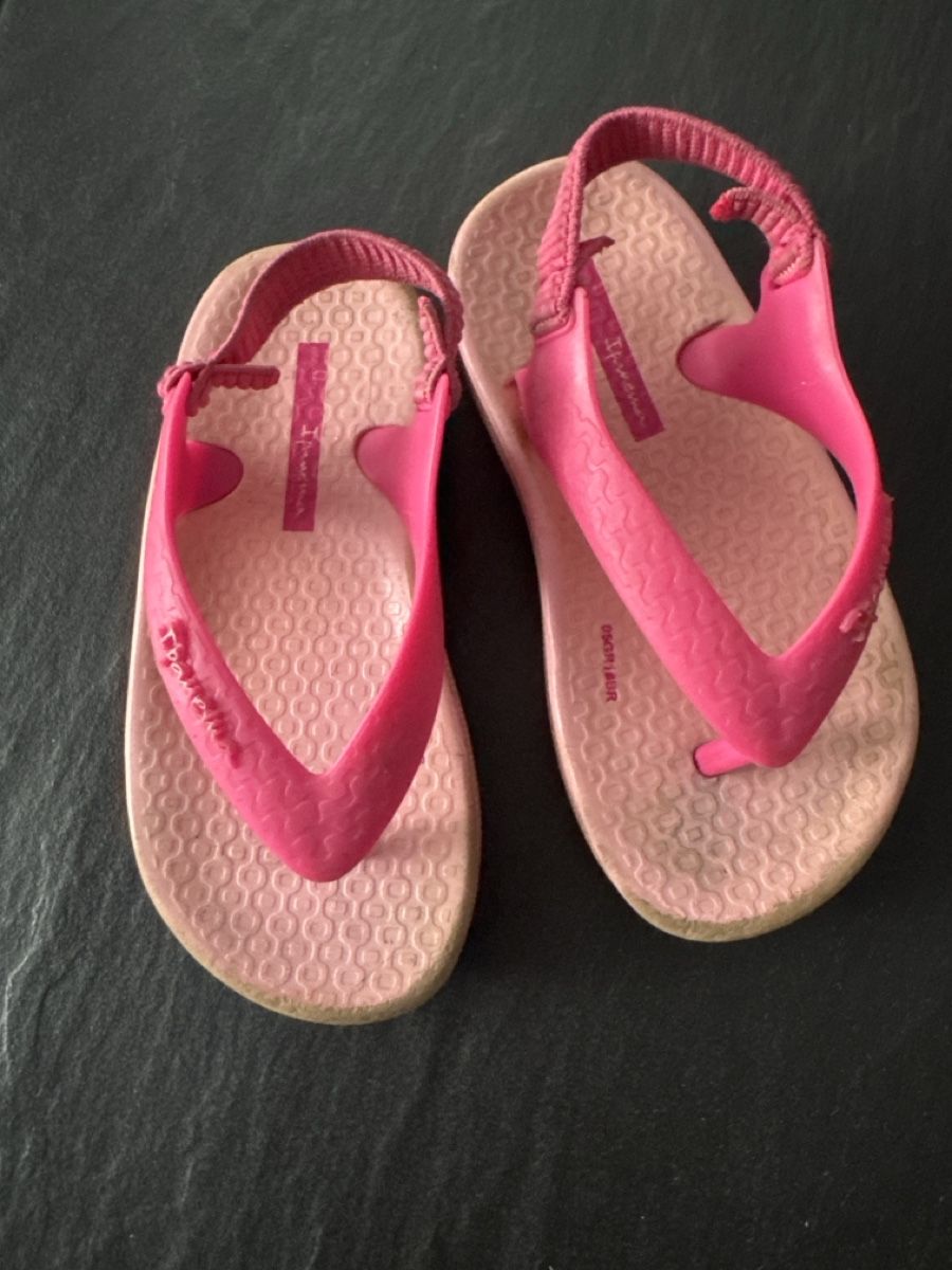 Ipanema Schuhe für Mädchen: Ipanema Flipflops Pink Grösse 20/21 – Gebraucht aus Zürich von Petrui