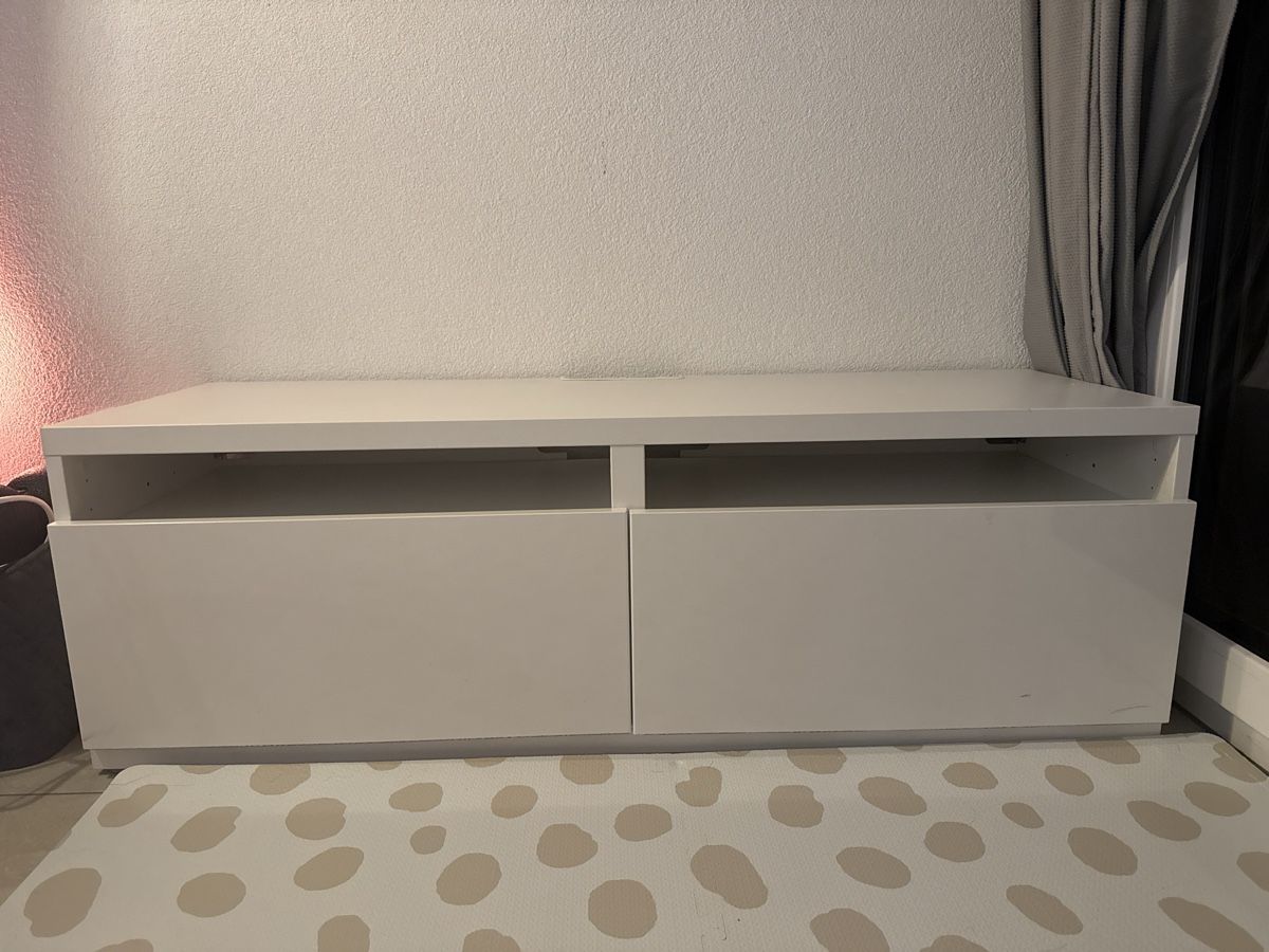 Ikea Mobili TV: Ikea Fernsehmöbel – Usato da Bad Ragaz venduto da anj_tpy5