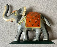 Éléphant décoratif en métal peint main, Inde