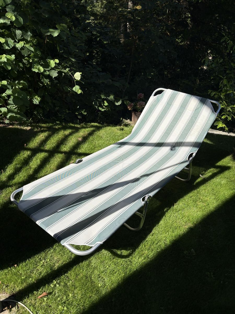 Liegen & Liegestühle: Sonnenliege  – Gebraucht aus Unterägeri von may_5vqn
