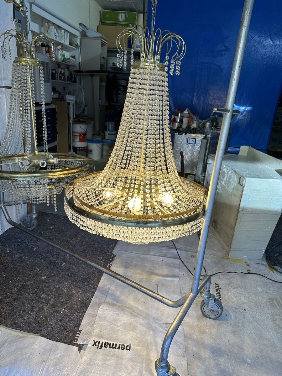 Kronleuchter & Deckenlampen: Grosser Kronleuchter/Lüster, goldfarbig – Gebraucht aus Zürich von car_x8gj 1
