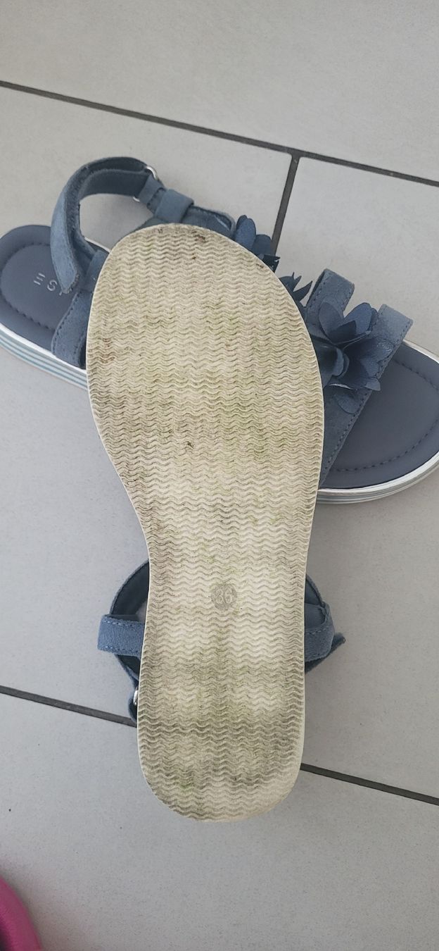 Esprit Scarpe per ragazze: Mädchen Esprit Sandalen.Gr.36 – Usato da Thierachern venduto da Anastasia123 2