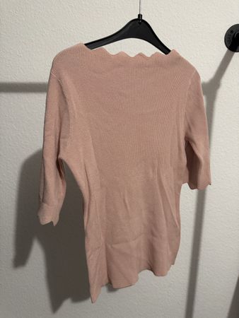 🎀SOFT PINK WAVY EDGED TOP🎀