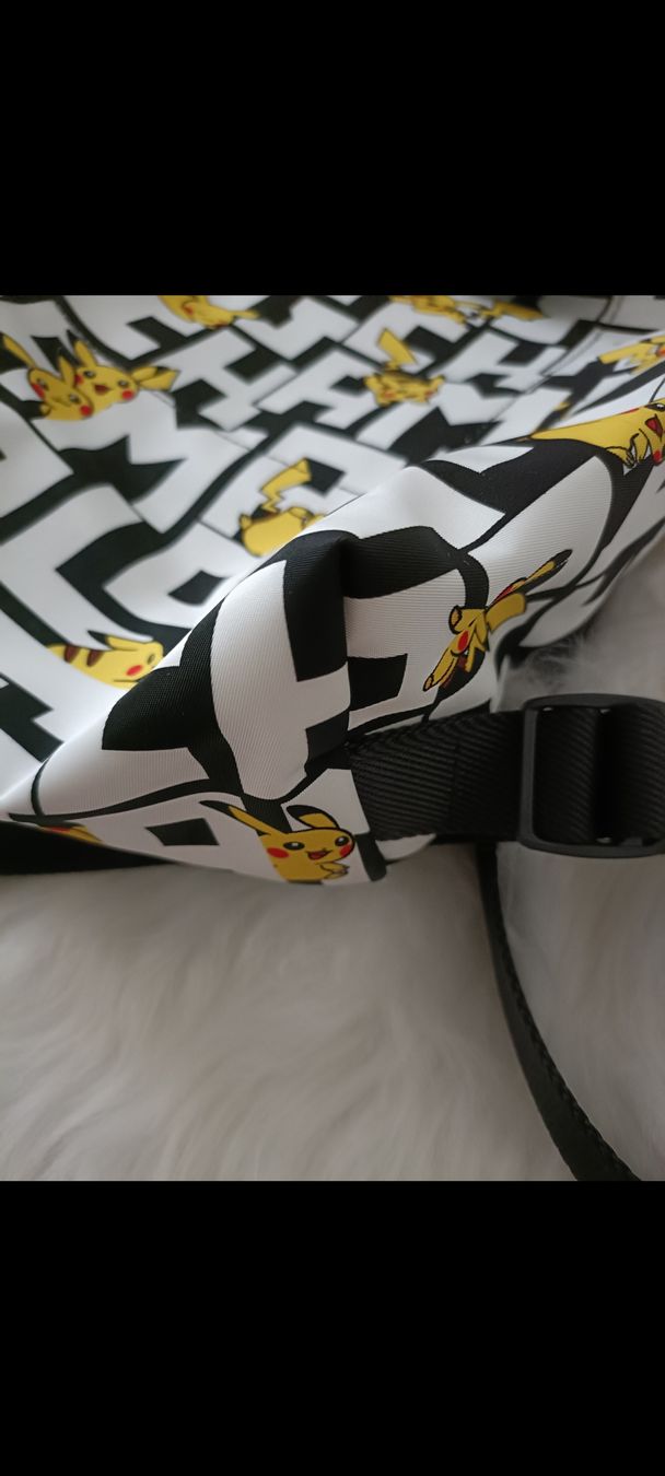 Longchamp Zaini: Longchamp Pokemon Rucksack Neu – Nuovo (secondo la descrizione) da Chur venduto da ChabaNala 1