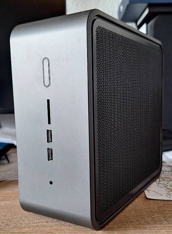 Intel PC: INTEL NUC Mini Server Xeon 64GB RAM + 1TB SSD – Usato da Berikon venduto da texmurphy901