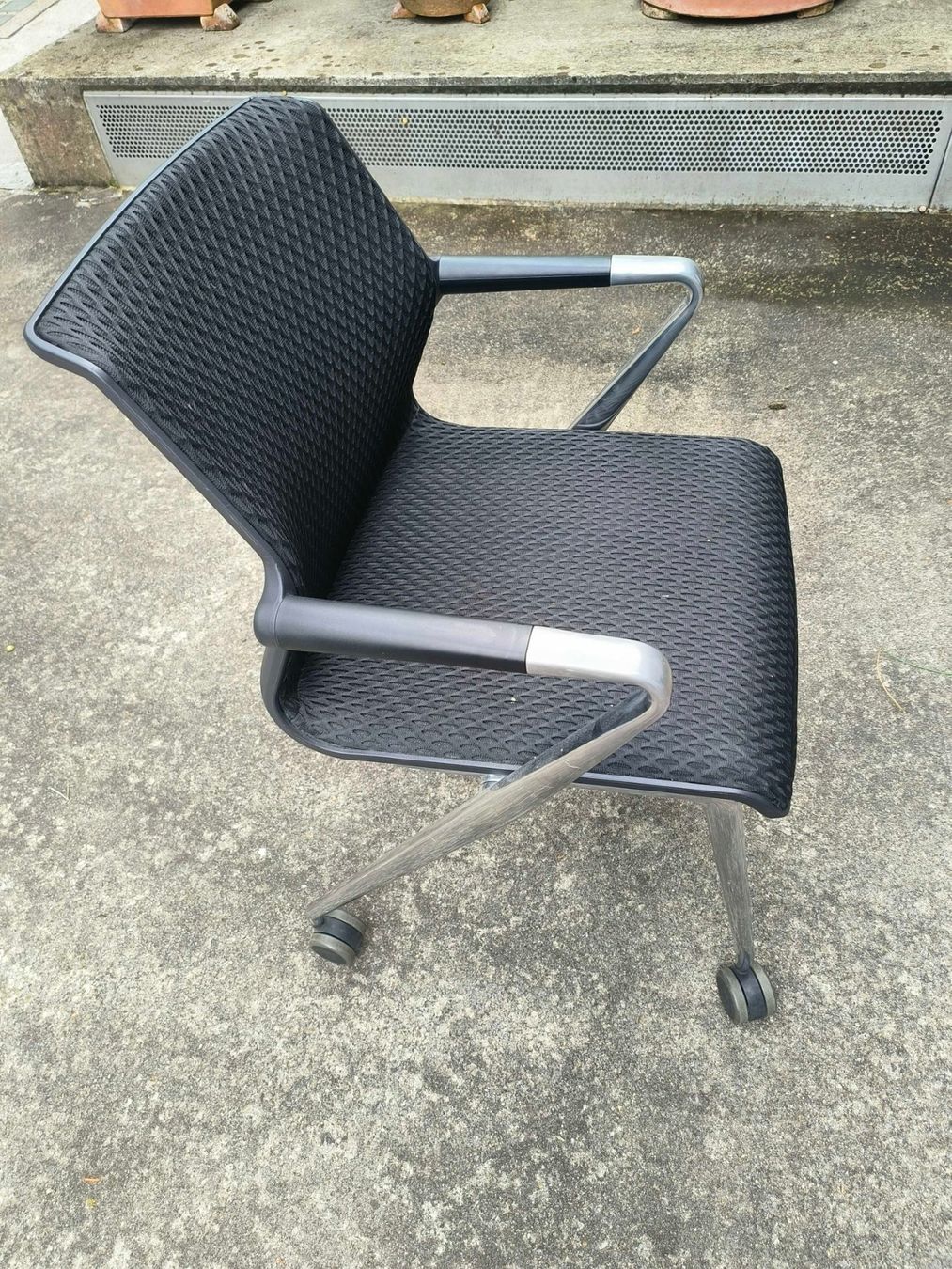 Vitra Sedie: Stylischer Vitra Bürostuhl – Usato da Zumikon venduto da dwl_j987 1