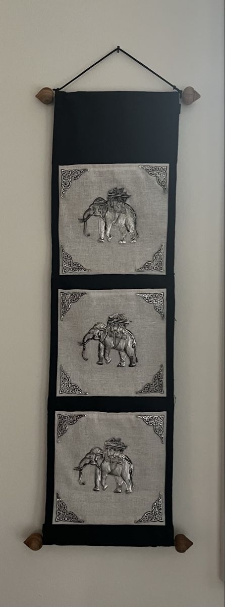 Tutte le decorazioni: Indischer Wandbehang Elefanten – Usato da Arboldswil venduto da Sonnenelfe