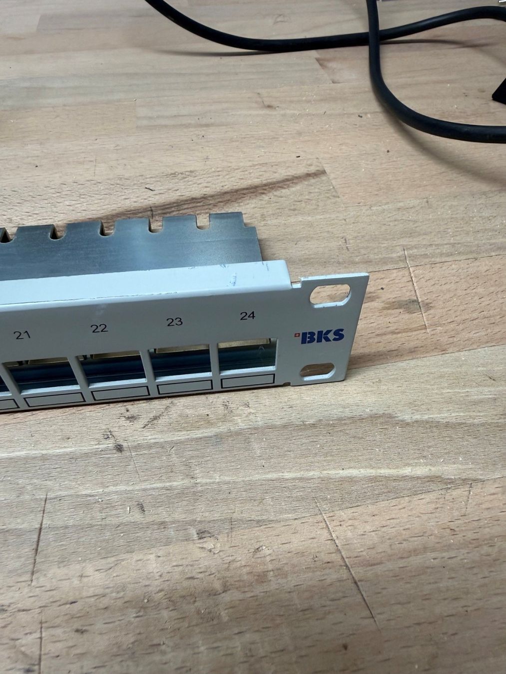 BKS Autres accessoires: BKS 19" Patchpanel 24 Port 1HE NewLine – D'occasion à Gamprin-Bendern par VeFa3112 1