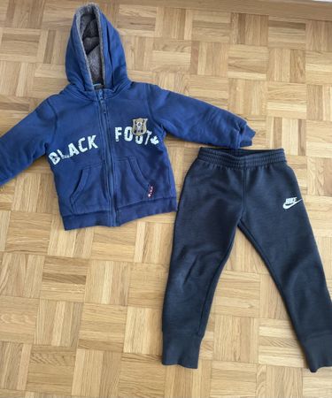 Kinder Kuscheliger Jacke (110) + Trainerhose Grösse(104-110)