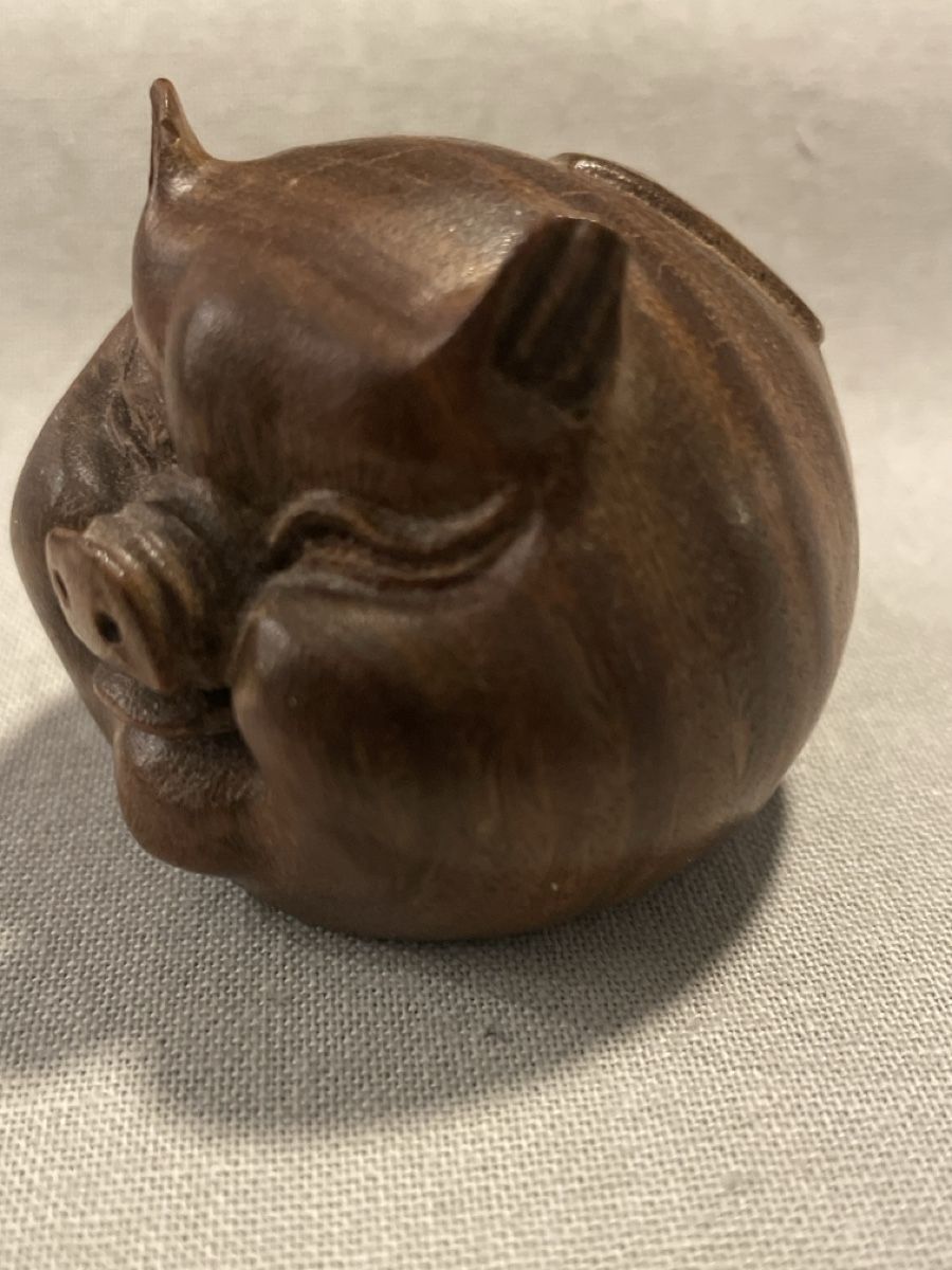 Statuette: Netsuke Holz, Schweinekopf, signiert – Usato da Embrach venduto da Gauvain1 2