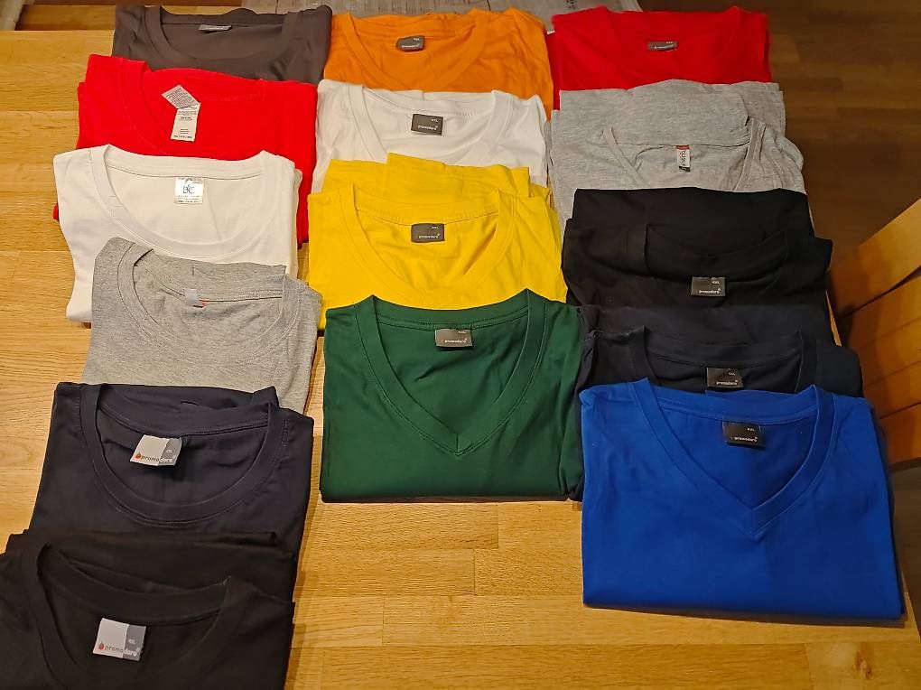Maglioni & Felpe: T SHIRTS, PULLOVER, HOODIES, JACKEN grosse Grössen – Usato da Altbüron venduto da Previa0