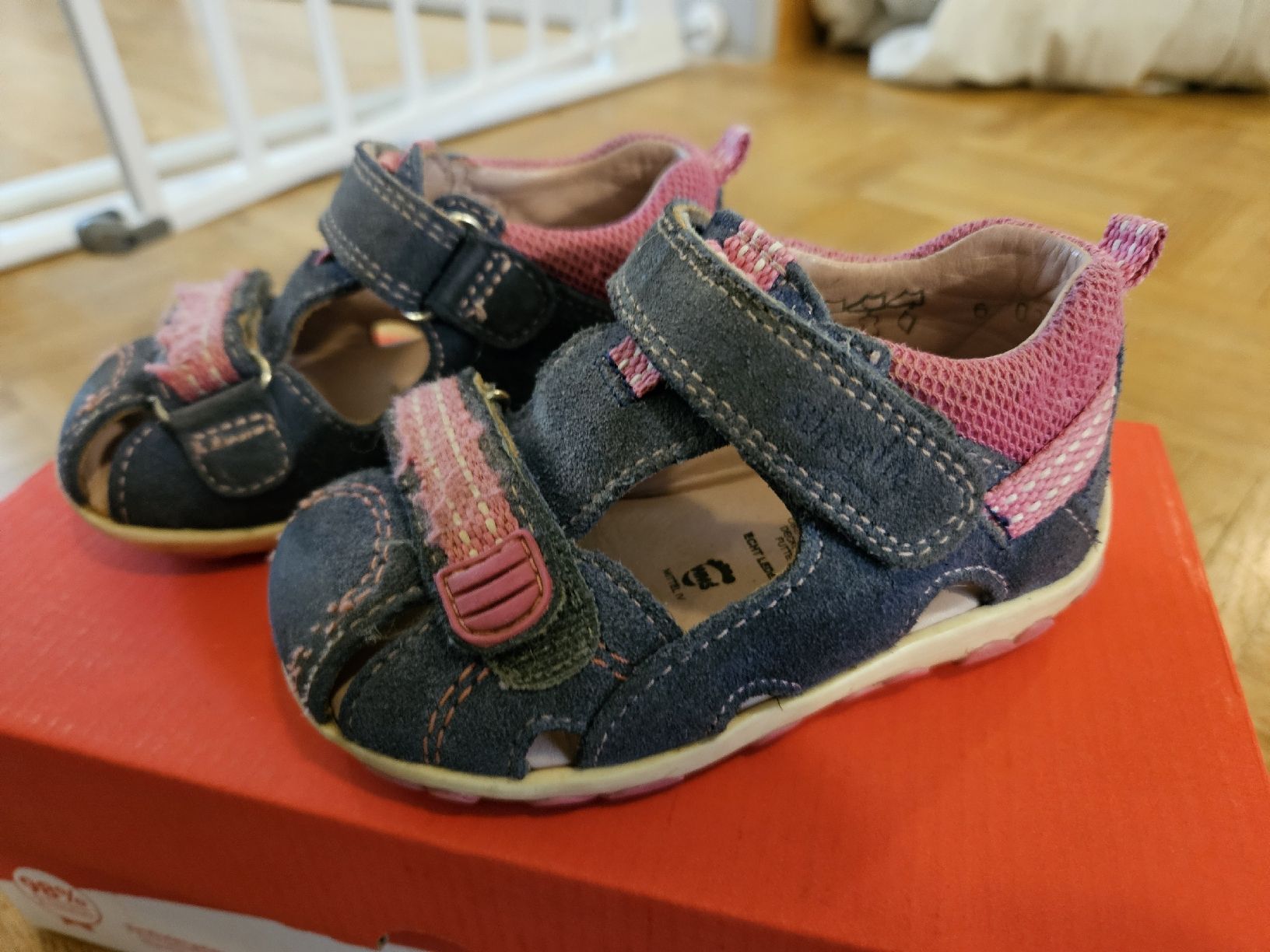 Scarpe per ragazze: Sandalen Superfit 21 – Usato da Hitzkirch venduto da Silviaa89