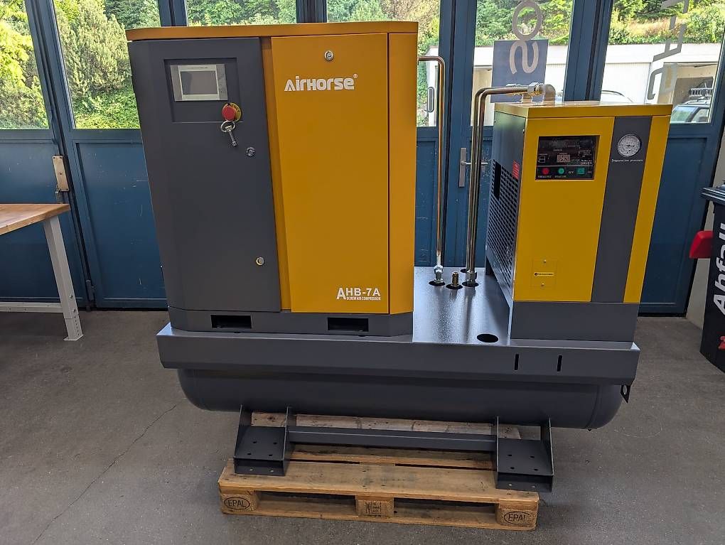Compressori: Schraubenkompressor, Druckluftkompressor, Kompressor, Neu – Usato da Römerswil LU venduto da sifrisch