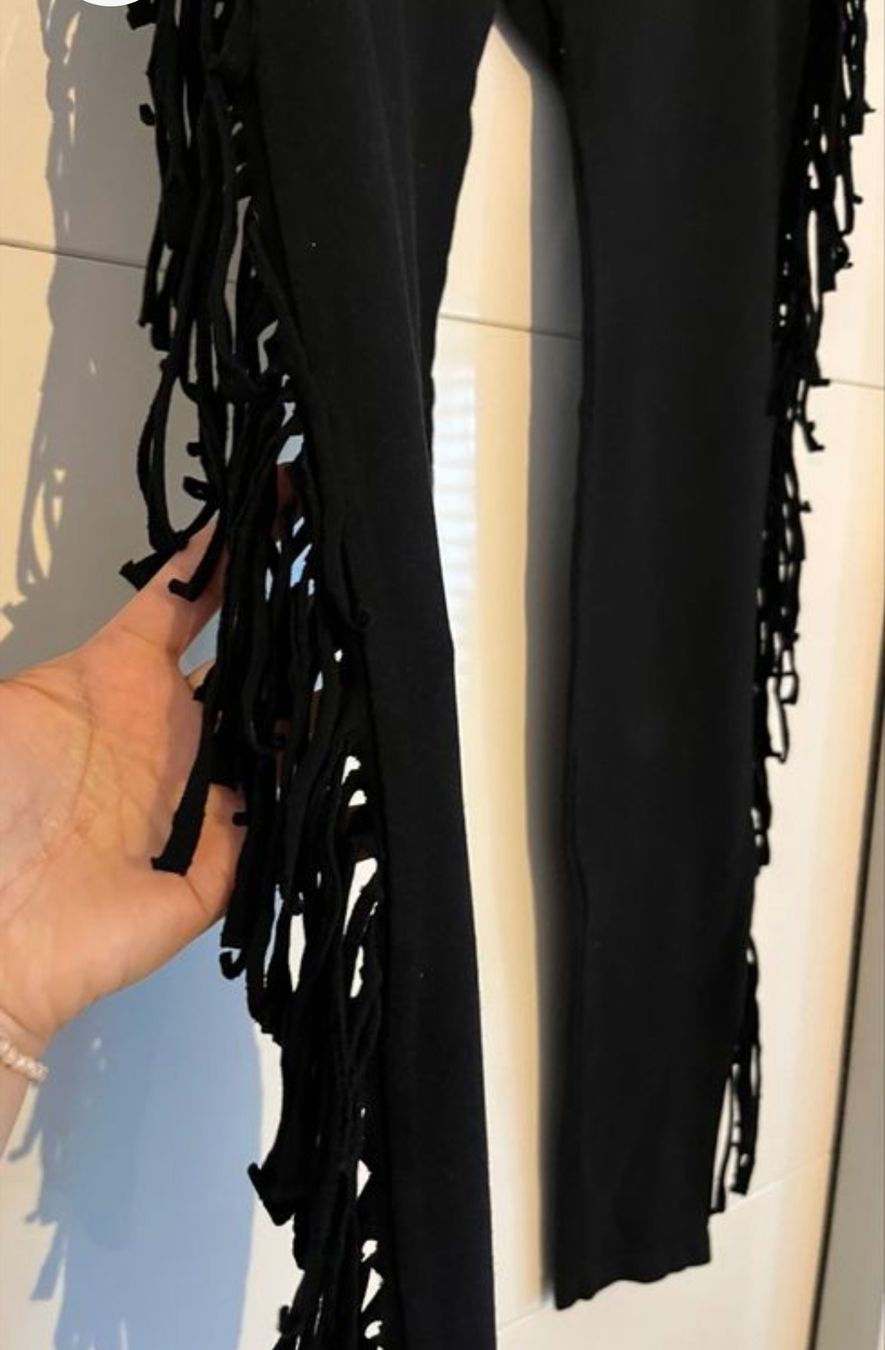 Leggings: NEU schwarze leggins mit fransen – Nuovo (secondo la descrizione) da Viganello venduto da sta_b86s 1