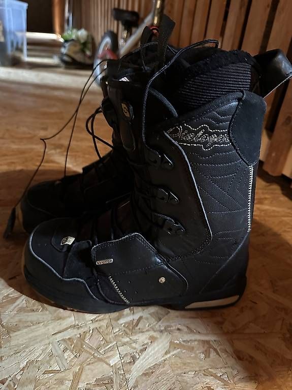 Scarpe da uomo: Snowboard Schuhe – Usato da Zürich venduto da wintergarten90 1