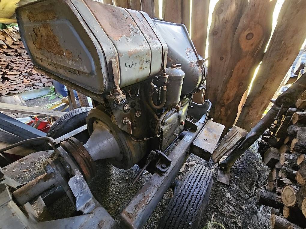 Tutte le macchine: Dieselmotor mit Holzspaltspirale – Usato da Zernez venduto da Cmetaller 2