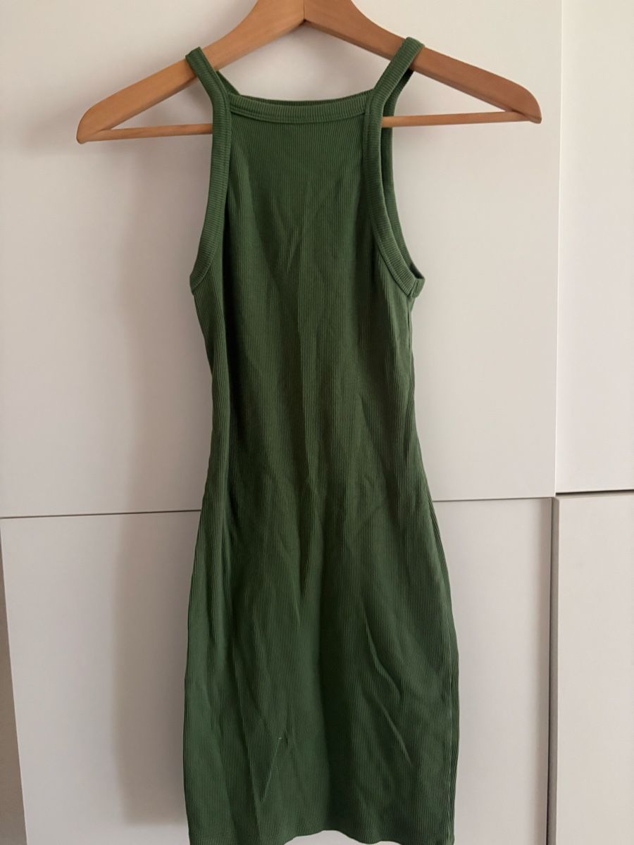 Pull&Bear Robes: Robe Pull&Bear vert kaki, taille S, bon état – Neuf (Voir description) à Pully par kaba07 2