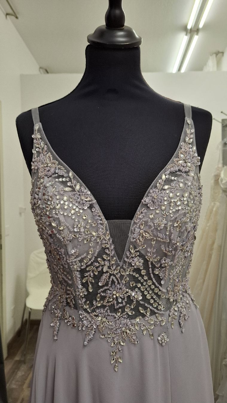 Vestiti: Abendkleid Grau mit Pailletten  – Nuovo (secondo la descrizione) da Uster venduto da VMT. 1