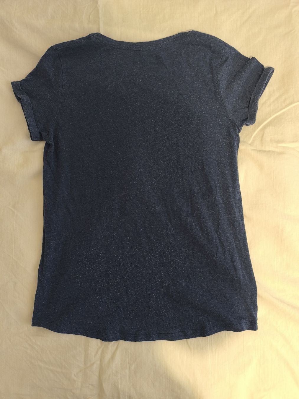 T-Shirts: Dunkelblaues T-Shirt, Grösse M - Perfekt für den Sommer! – Neu (gemäss Beschreibung) aus Burgdorf von emmavisuals 1