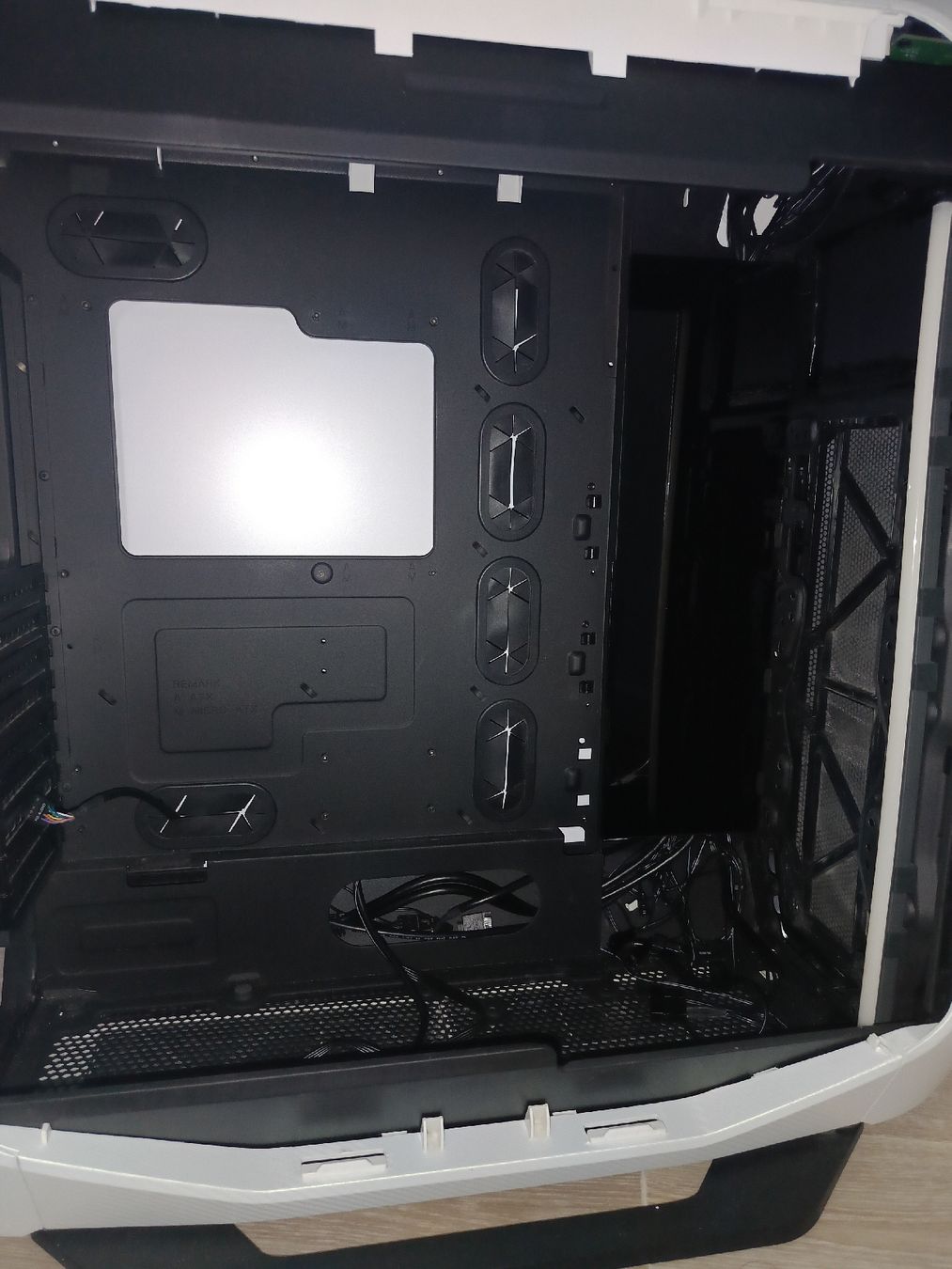 Corsair Gehäuse: boitier pc big tower covering carbone  – Gebraucht aus Plan-les-Ouates von Mathias_c 6