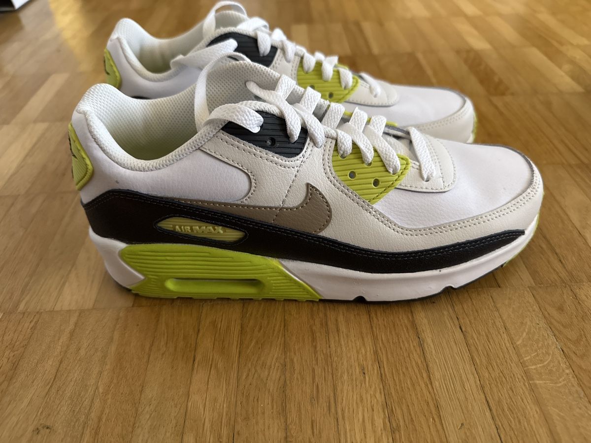 Nike Scarpe per ragazze: Nike Air Max 90 neu original  – Nuovo (secondo la descrizione) da Sisseln AG venduto da Gommibaerli87 1