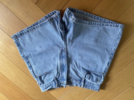 Short en jean ZARA bleu clair, taille 38