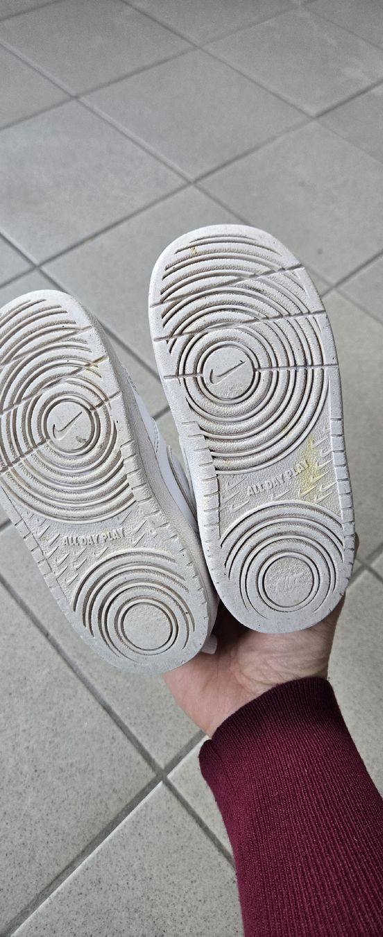 Nike Scarpe per ragazzi: Nike Kinderschuhe, Gr. 25, Weiss. – Usato da Wollerau venduto da Didi.ada 3