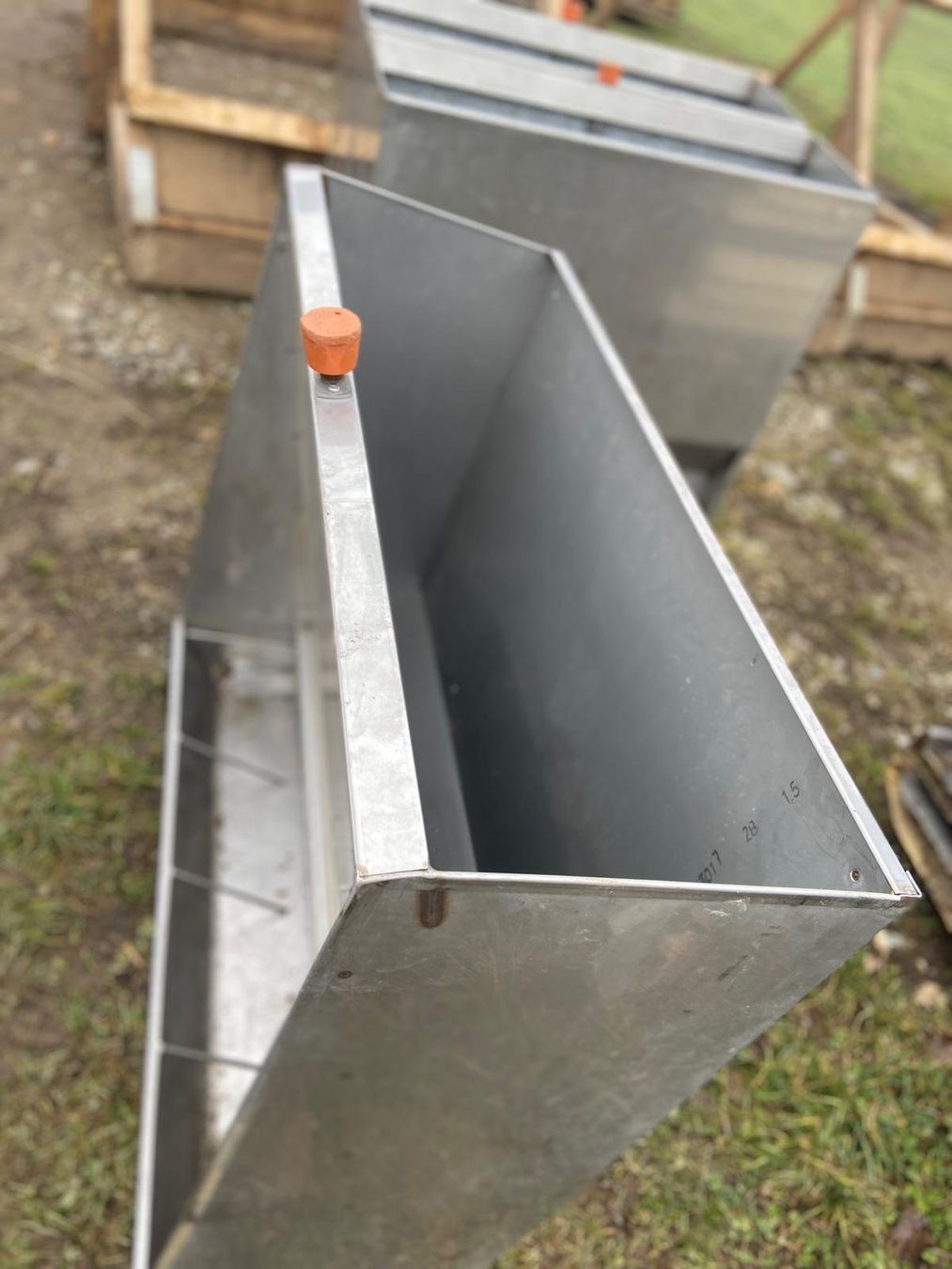 Mangimi: Futterautomat , Futtertrog – Usato da Wangen ZH venduto da Nhpower 1