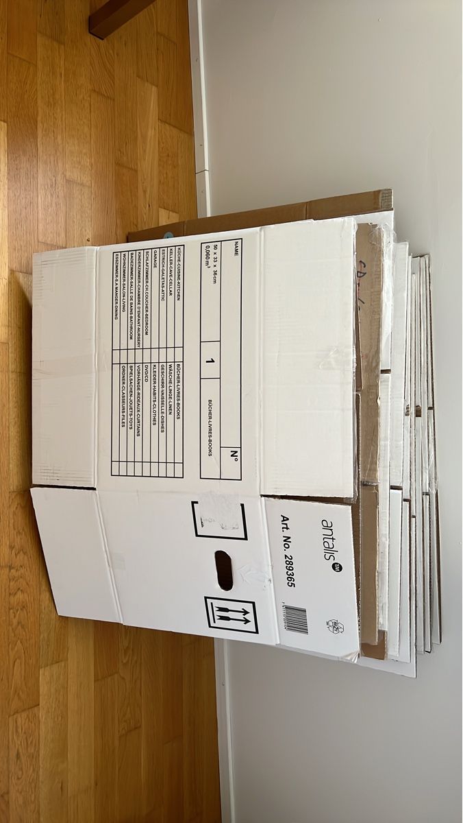 Cartons: Umzugskartons  10 Stk – D'occasion à Zeihen par n_89