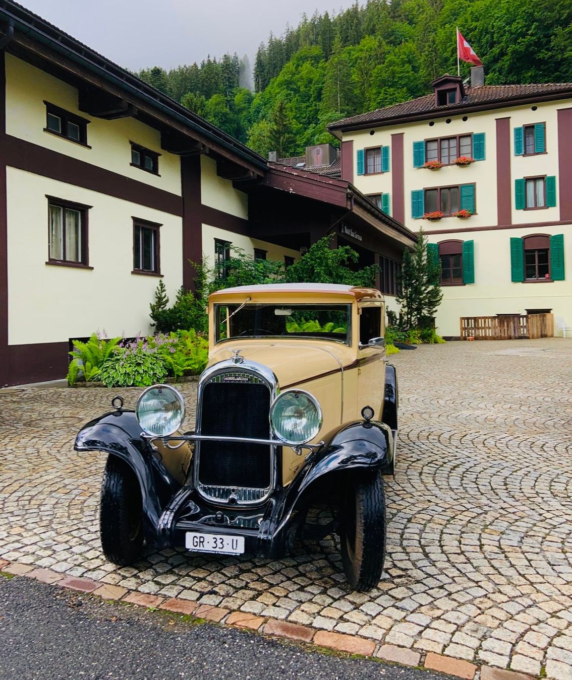 Autos: Oldtimer Rarität: CHENARD+WALCKER T 11 E – D'occasion à Landquart par Aebli-Landmaschinen 1