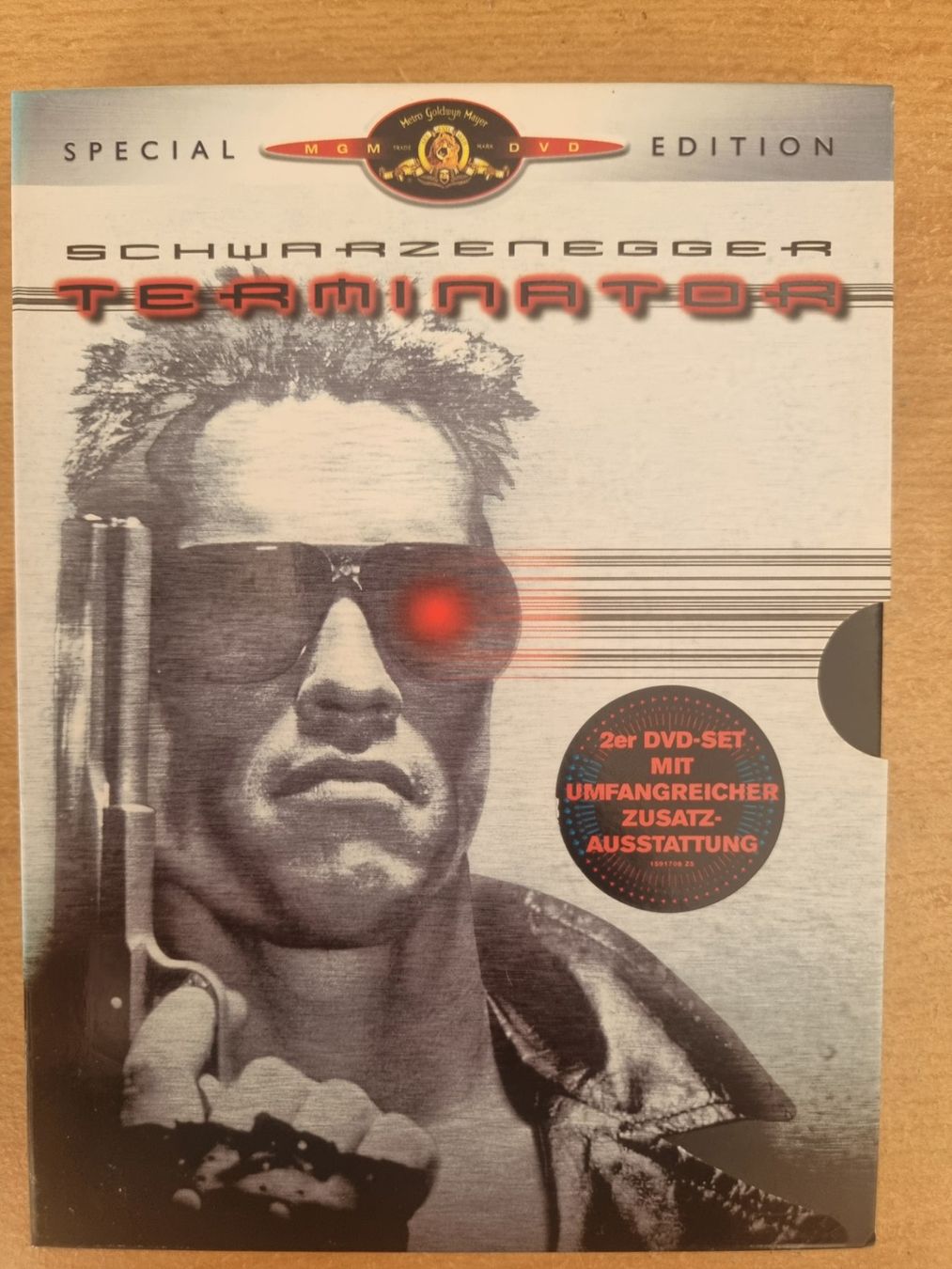 Tutti i DVDs: Terminator DVD Special Edition - Arnold Schwarzenegger! – Usato da Näfels venduto da energie2925
