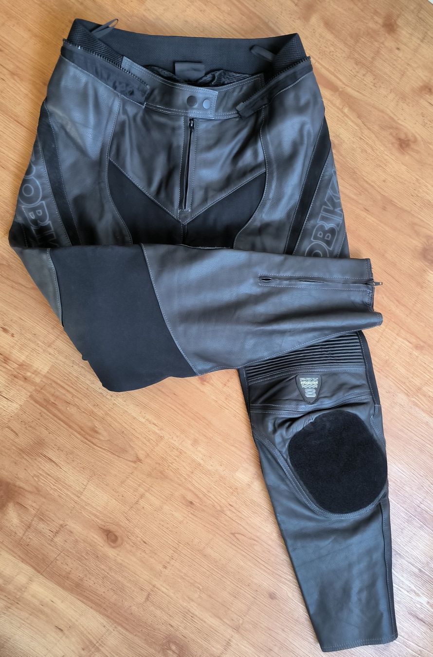 Completi & Tailleur: Lederkombi Motorrad gr. 44 – Usato da Ringgenberg BE venduto da paeonia411 1