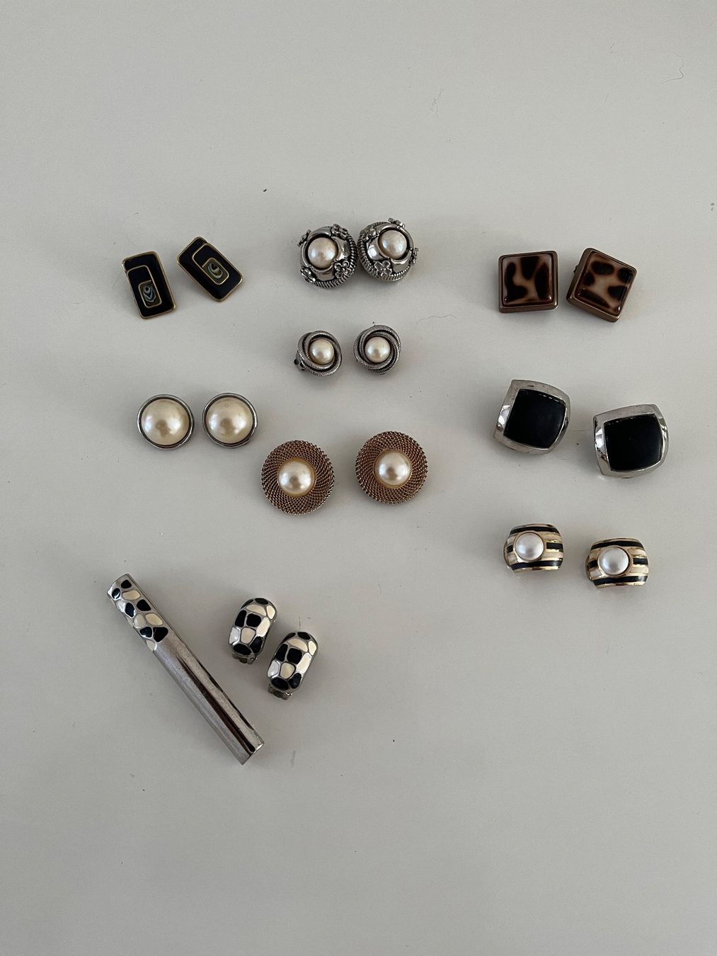 Ohrringe & -stecker: Vintage Ohrclips und Brosche – Gebraucht aus Wetzikon ZH von seli03