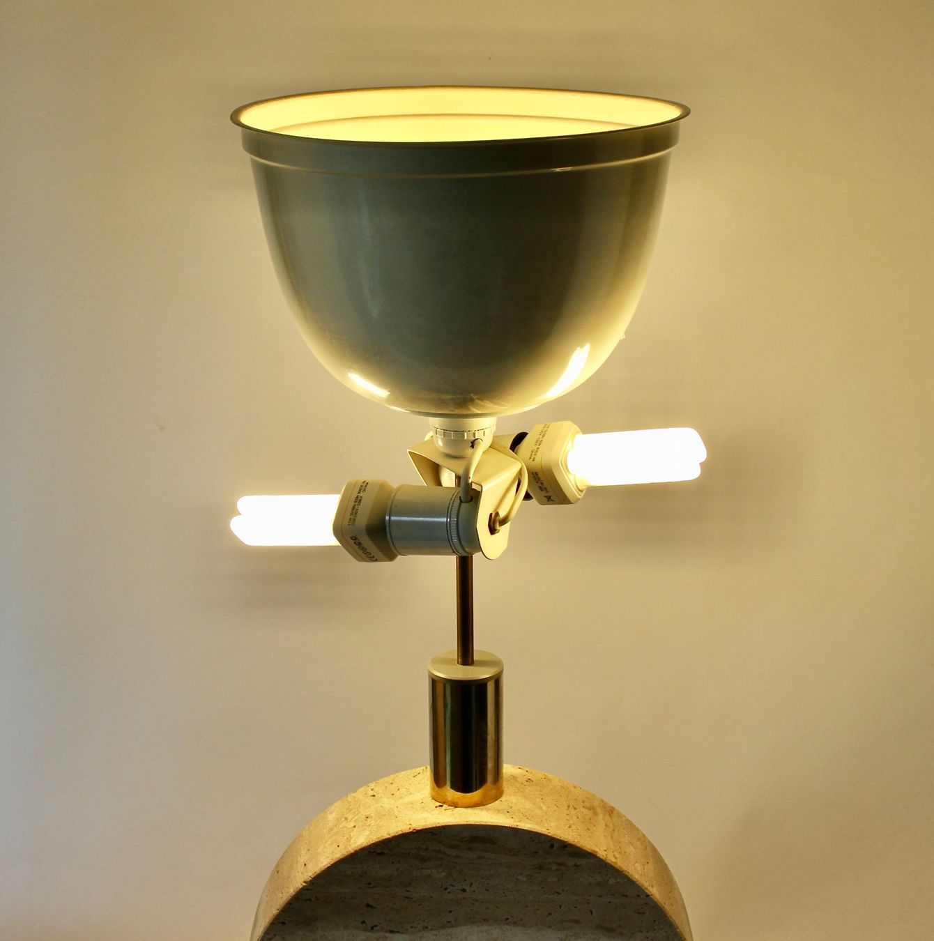 Lampen: FRATELLI MANNELLI, GROSSE TISCHLAMPE AUS TRAVERTIN. 70ER J. – Gebraucht aus Grandcour von Flowerstyle 8