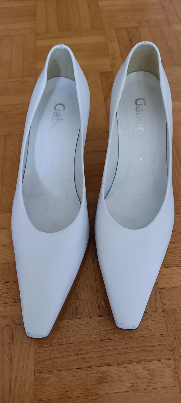Gabor Scarpe da donna: Weisse Pumps der Marke Gabor Grösse 38 – Usato da Frick venduto da sika1960