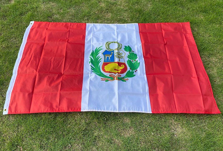 Bandiere: 3x Flagge von Peru - Drapeau du Pérou – Nuovo (secondo la descrizione) da Bussigny venduto da NATURALO