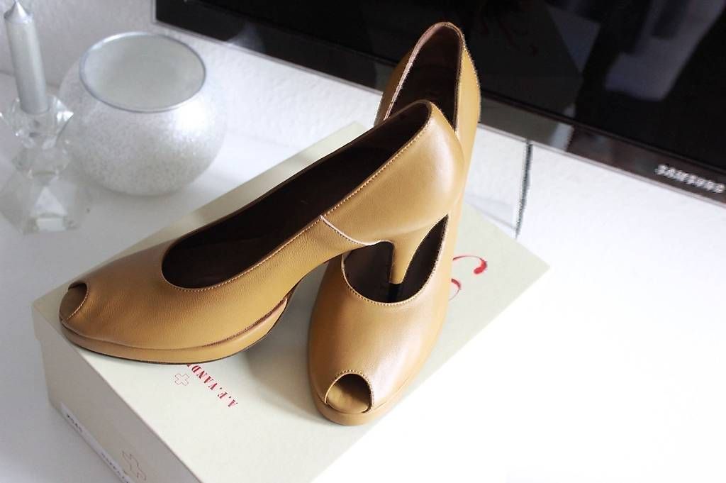 Damenschuhe: Designer Pumps A.F.Vandevorst NP-500chf – Gebraucht aus Felben-Wellhausen von begean 1