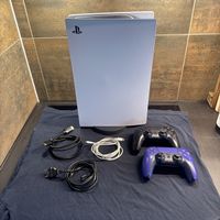 PlayStation 5 Digital Edition + 2 manettes DualSense