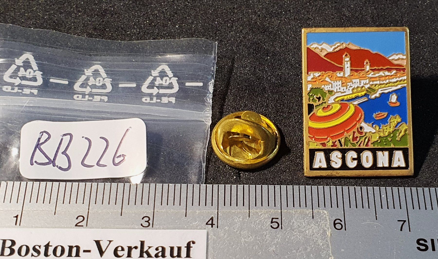 Plaquettes & Badges: BB226 - Pin Alte Werbeplakate - Ascona – D'occasion à Reinach BL par Boston-Verkauf 1