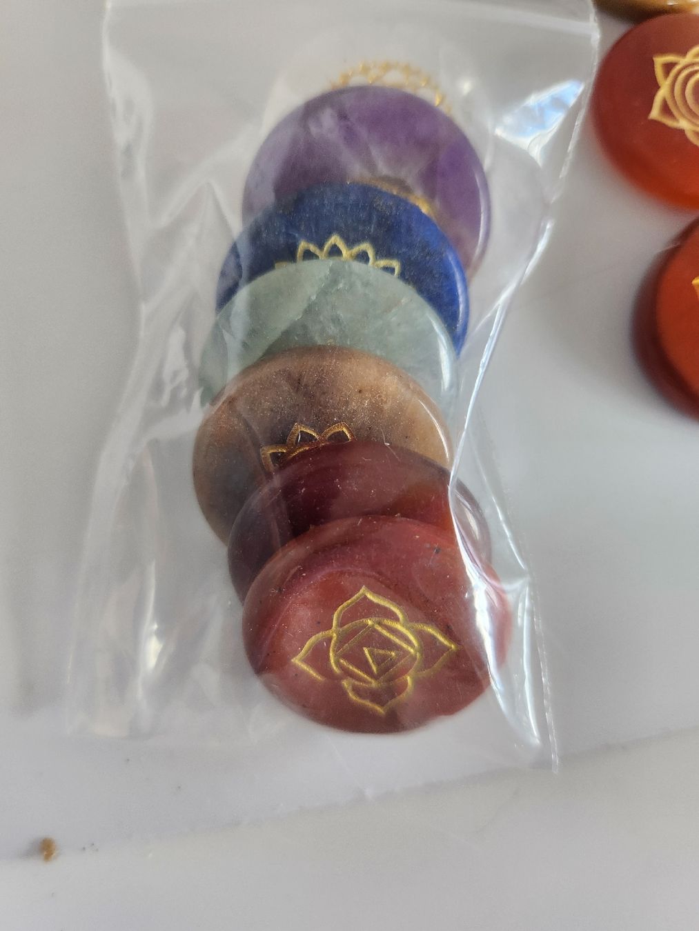 Minerali & Pietre curative: 1 set de pierres naturelles 7 chakra  – Nuovo e nell'imballaggio originale da St-Livres venduto da SilkeC 3