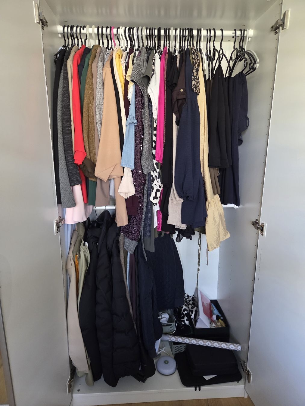Ikea Armoires: GRATIS - IKEA Schrank – D'occasion à Hinwil par rot_2rgs 2