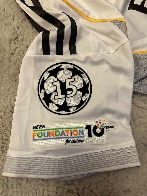 Real Madrid Canottiere & Pantaloni: Real Madrid Trikot 2025/2026 – Usato da Lenk im Simmental venduto da niczbaeren 3