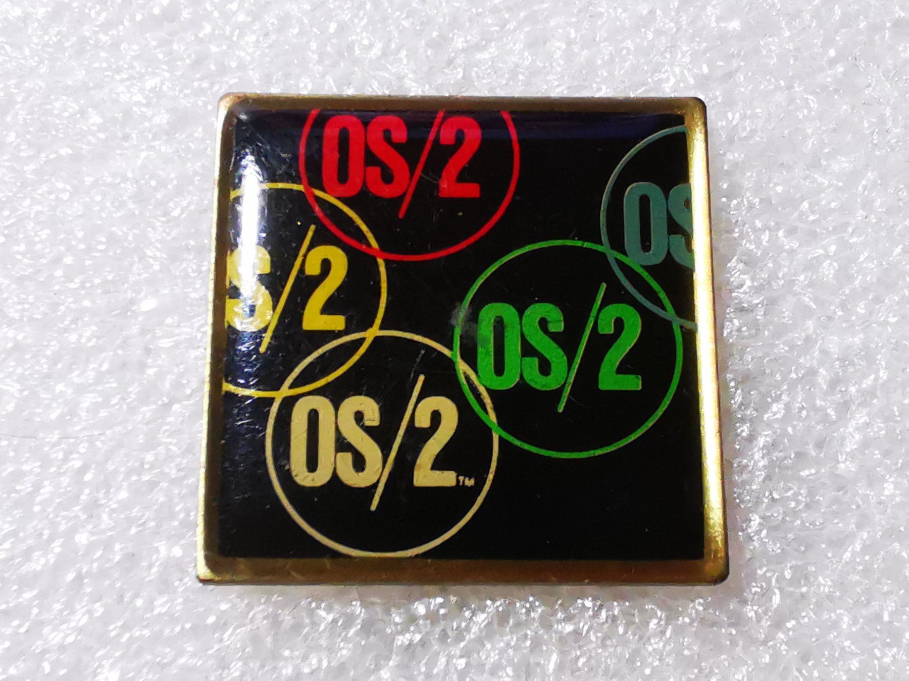 Placchette & Badge: Ansteckpin 126: OS/2 – Usato da Oppligen venduto da Pin-Fall-Shop
