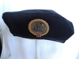 Schweizer Armee Béret in sehr schönem Zustand mit Emblem